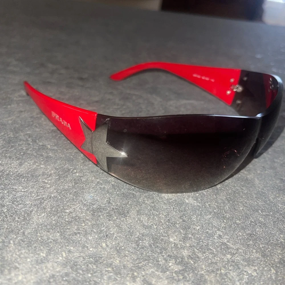 PRADA Rare Y2K Red Star Sunglasses Authentic SPR72G 1BC-651 115 VTG Boutique - Picture 11 of 16
